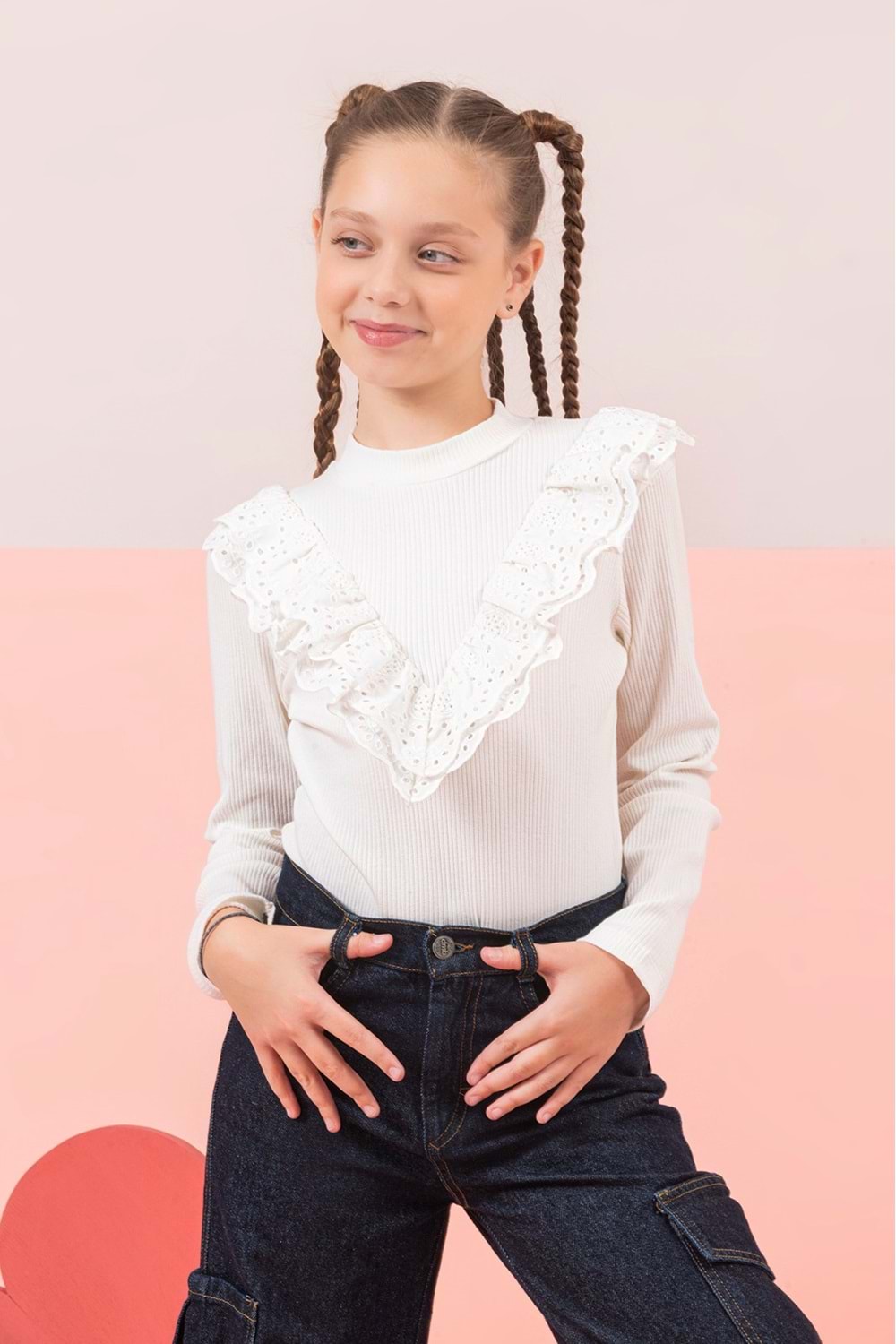Yakası Güpür Detaylı Yarım Balıkçı Yaka Kız Bluz - 9-10 YAŞ