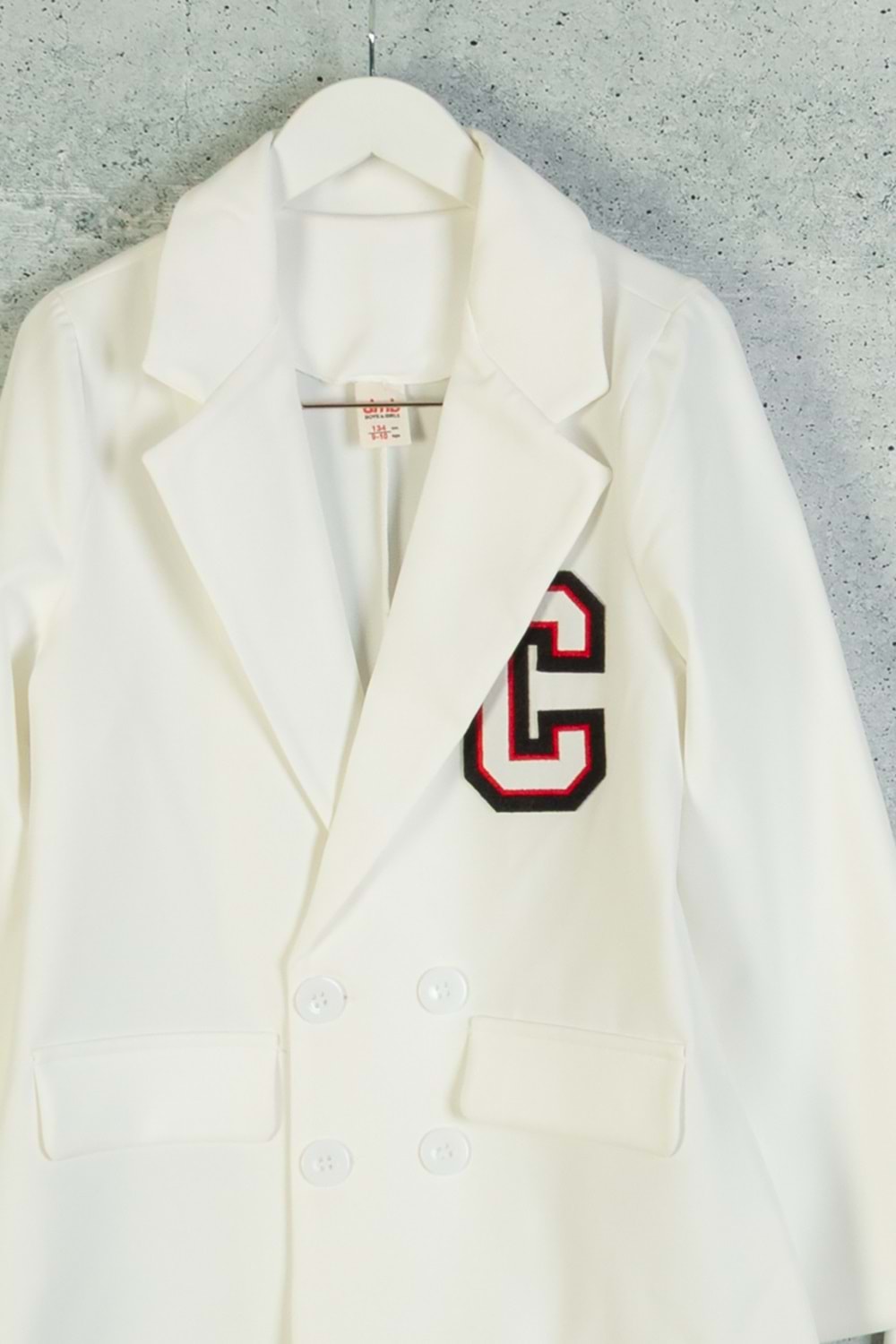 Krep Kumaş Pilise Etekli Aplikeli Düğme Kapamalı Bazer ceketli Kız Çocuk Takım - Beyaz