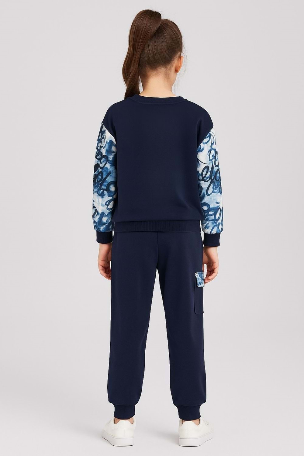 Önü Kolları Baskılı Kız Çocuk Eşofman Takım