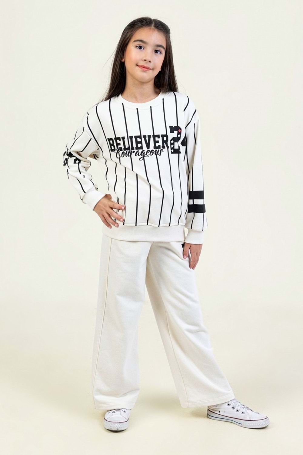 Kız Çocuk Beyaz & Siyah Çizgili Sweatshirt BELIEVER COURAGEOUS Baskılı, Rahat Kesim