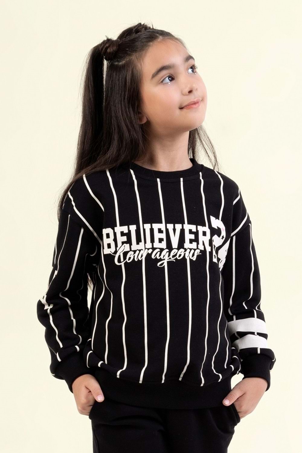 Kız Çocuk Beyaz & Siyah Çizgili Sweatshirt BELIEVER COURAGEOUS Baskılı, Rahat Kesim