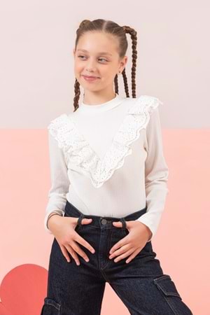 Yakası Güpür Detaylı Yarım Balıkçı Yaka Kız Bluz - 9-10 YAŞ