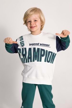 Önü Baskılı Kolları Garnülü Erkek Çocuk Eşofman Takım