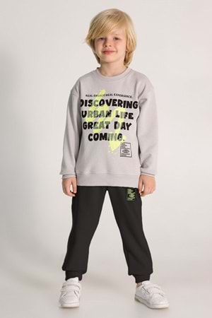 Erkek Çocuk Baskılı Eşofman Takımı – Uzun Kollu Sweatshirt ve Jogger Alt