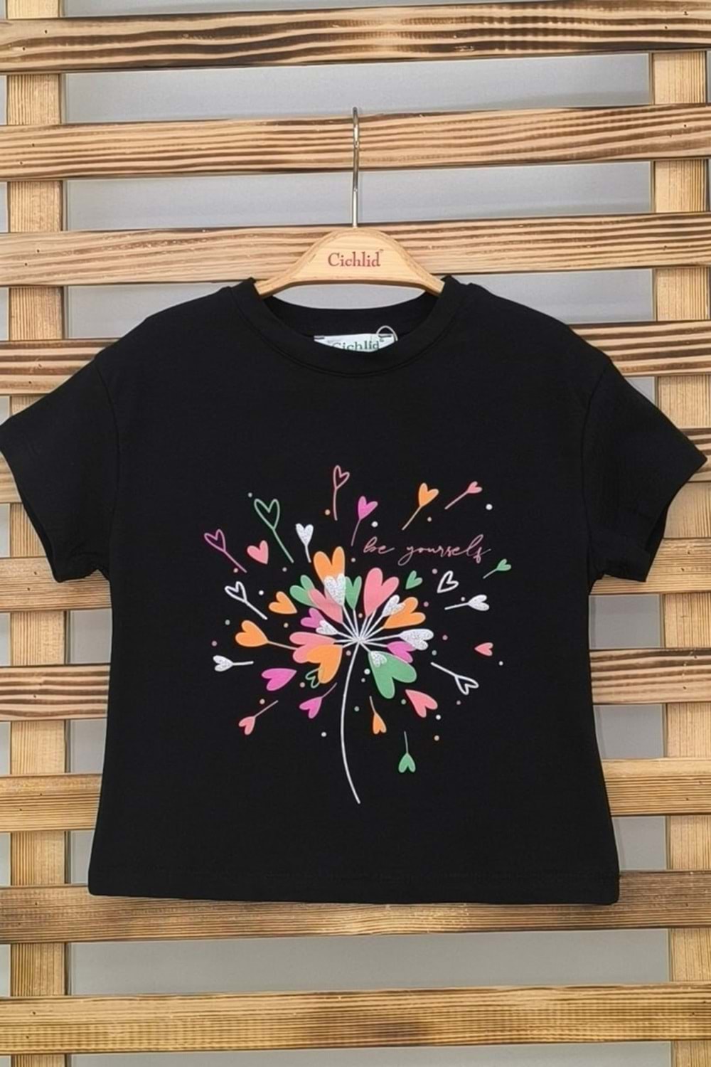 Önü Baskılı Bisiklet Yaka Kız Çocuk T-Shirt - Siyah