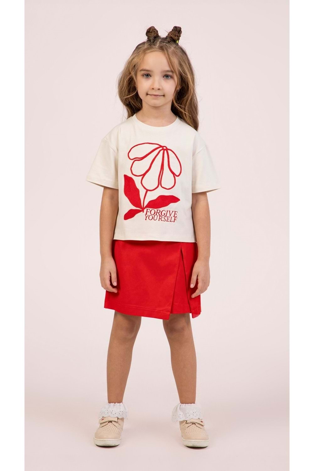 Önü Sargı Nakış İşlemeli Şort Etekli Kız Çocuk Takım