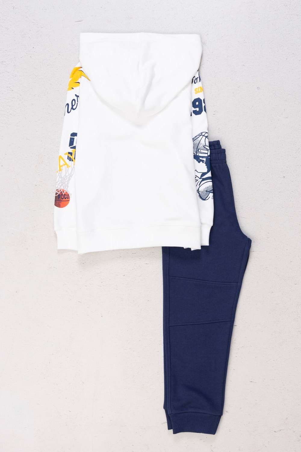 Önü Kolları Baskılı Kanguru Cepli Kapüşonlu Erkek Çocuk Eşofman Takım