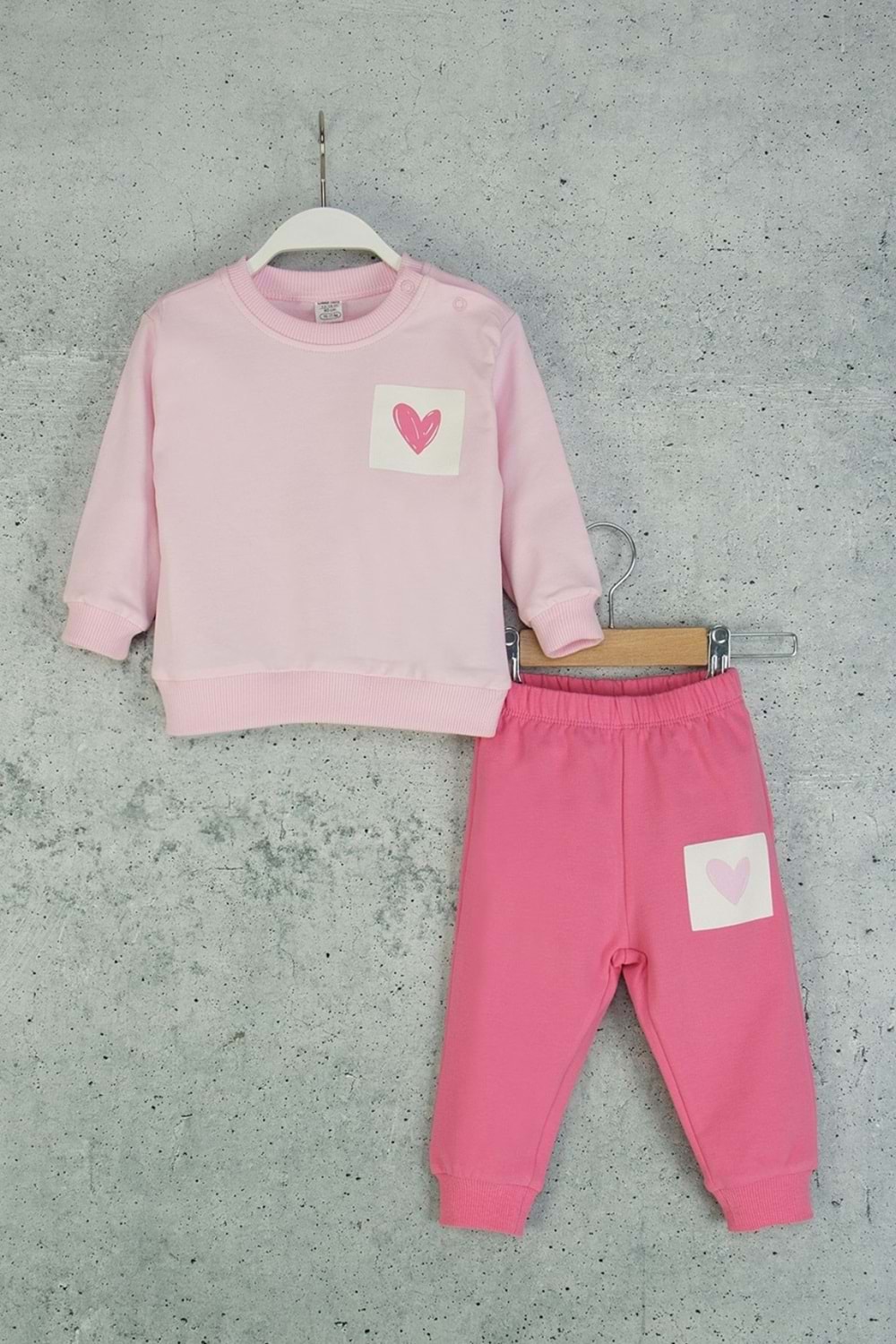 Kız Çocuk Kalp Baskılı Eşofman Takımı – Pembe & Ekru